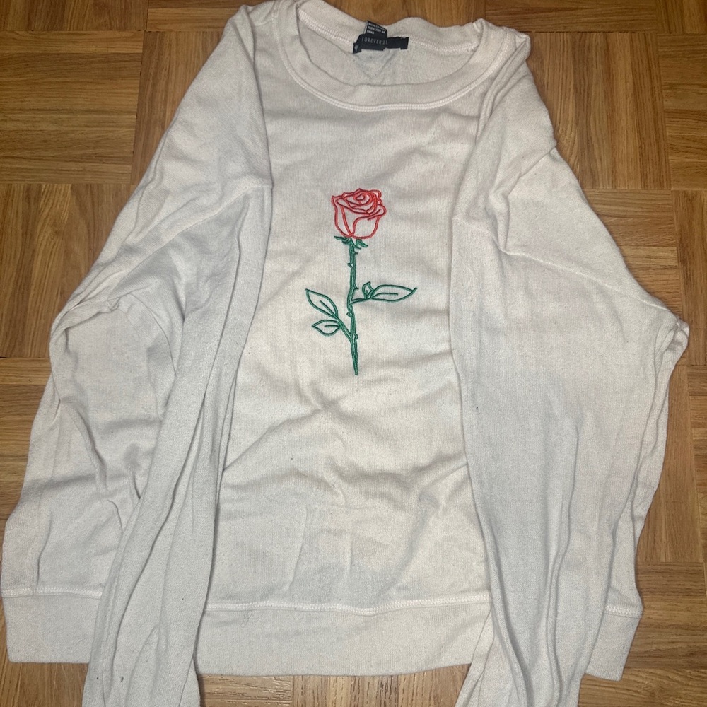 Forever 21 beige embroidered rose decal size medium
